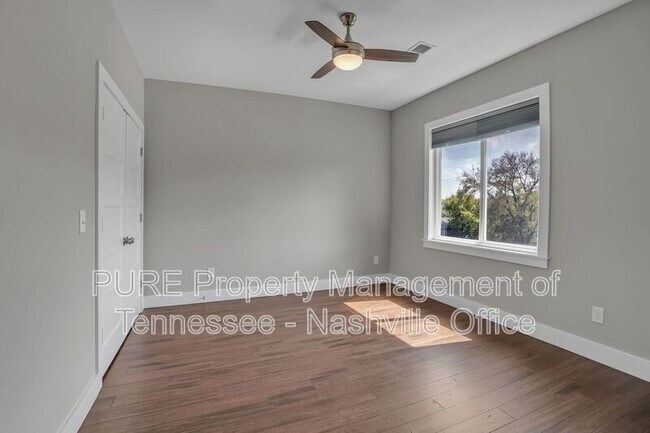 Building Photo - 3212A Lincoln Ave