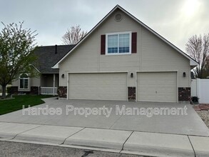 Building Photo - 2252 N Oconner Ave