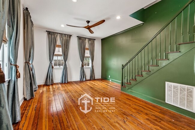 Building Photo - Walkable Downtown Living