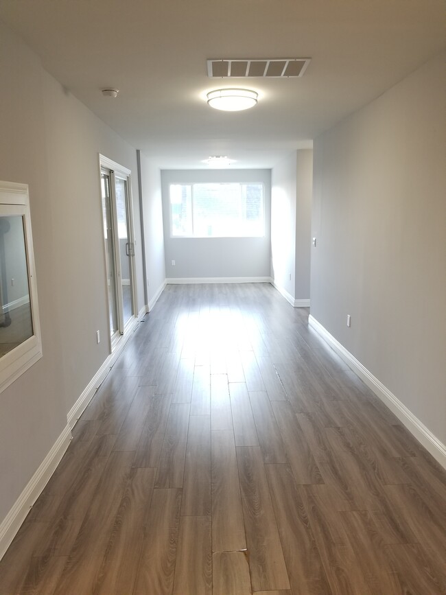 Building Photo - 955 Magnolia Ave