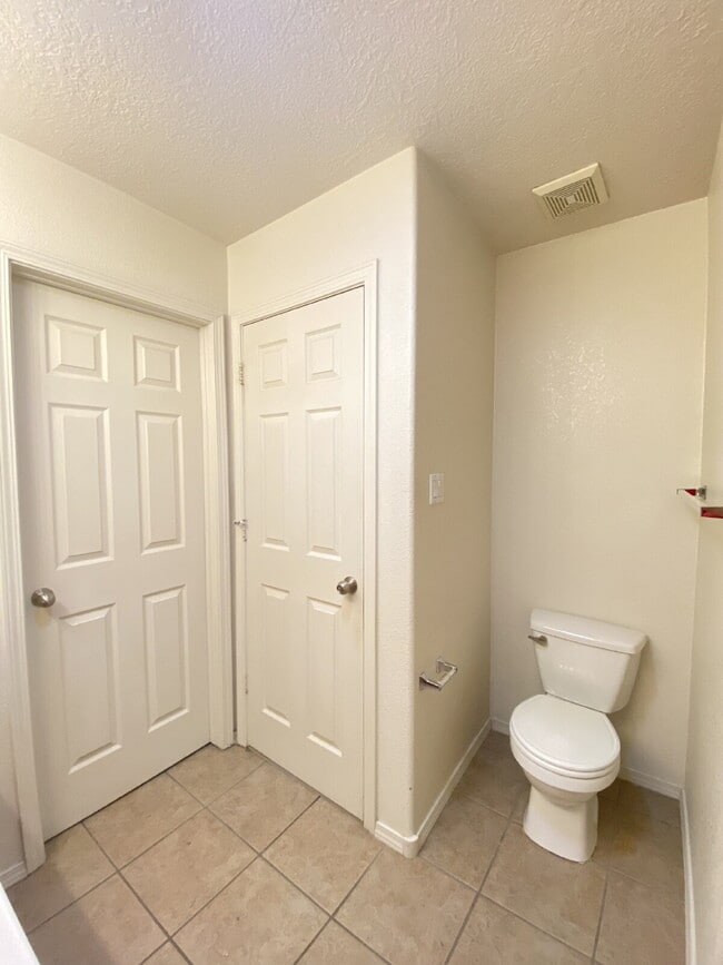 Building Photo - GATED COMMUNITY - 2 Story Townhouse - All BR Upper Level