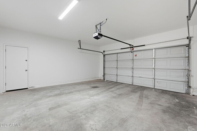 Building Photo - 4678 E Redfield Rd