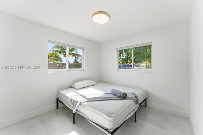 Building Photo - 251 N 71st Ave