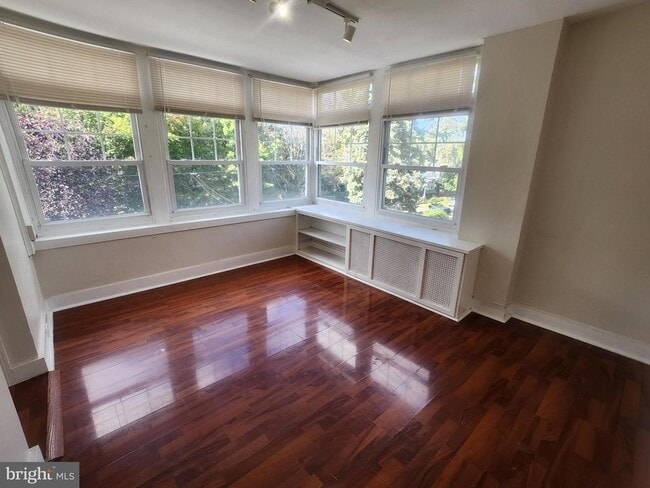 Building Photo - 6709 N 6th St