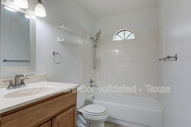 Building Photo - 514 Freiling