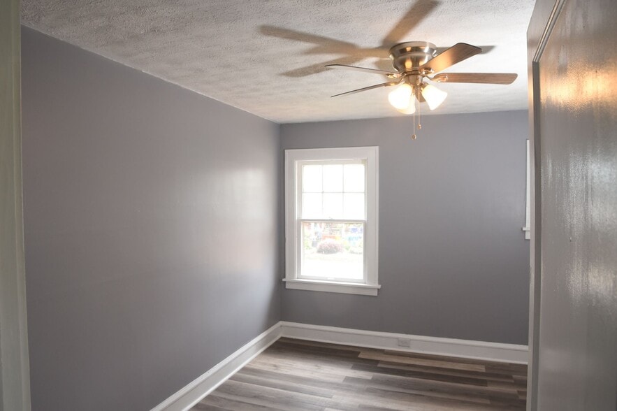 Building Photo - 13407 Cedar Rd