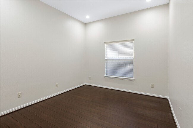 Building Photo - 24322 Bella Florence Dr