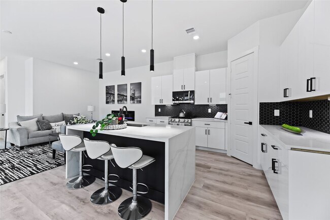 Building Photo - 7212 England St