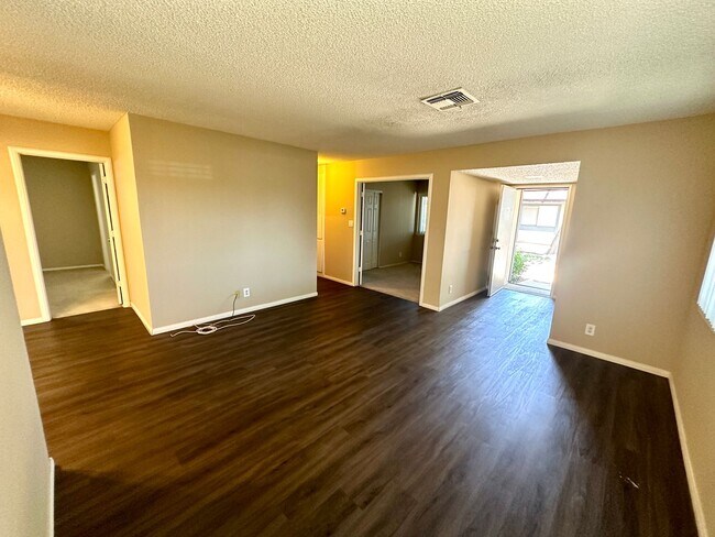 Building Photo - 6114 Meadowgrass Ln