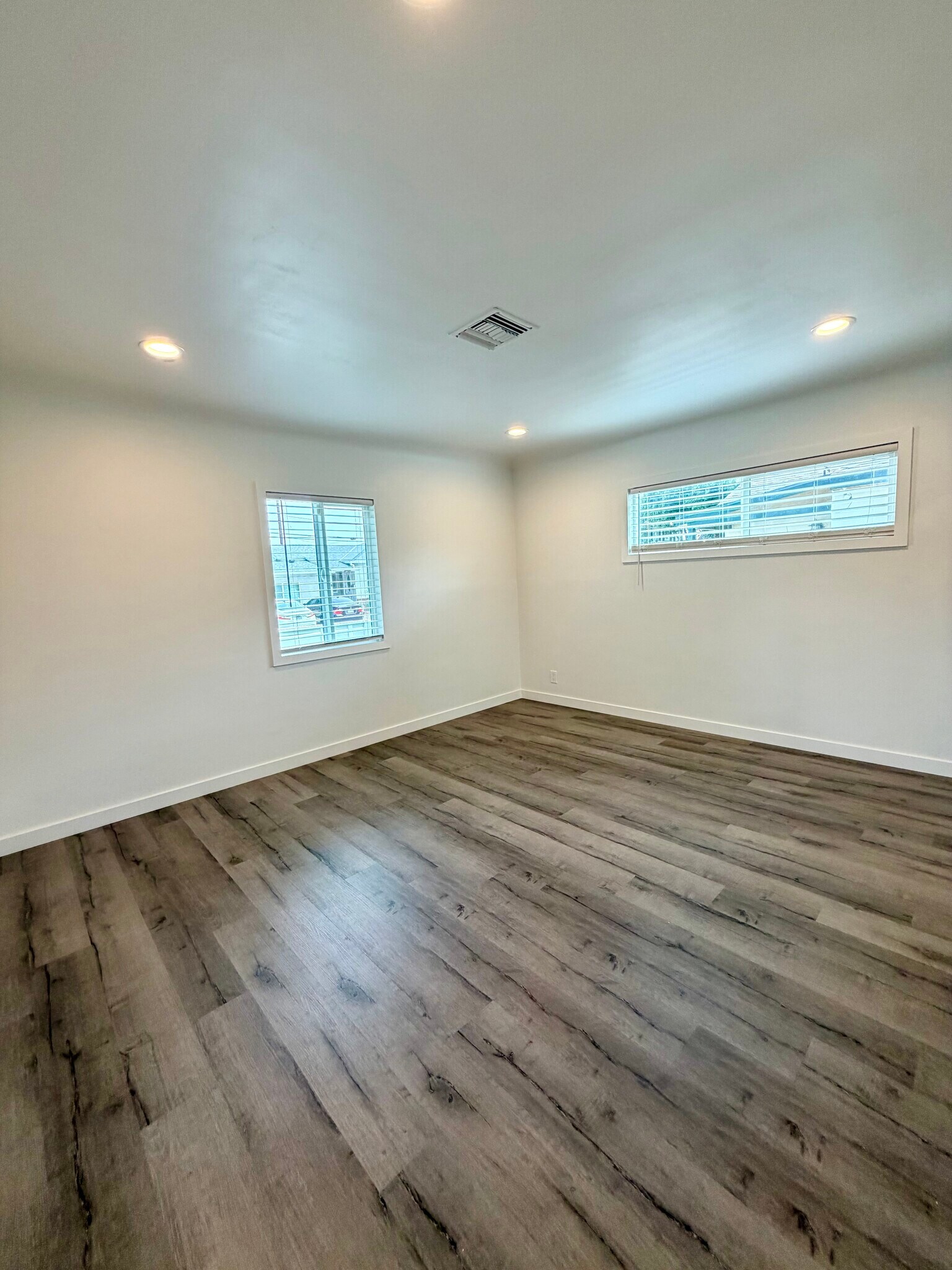 Building Photo - 4225 Tuller Ave