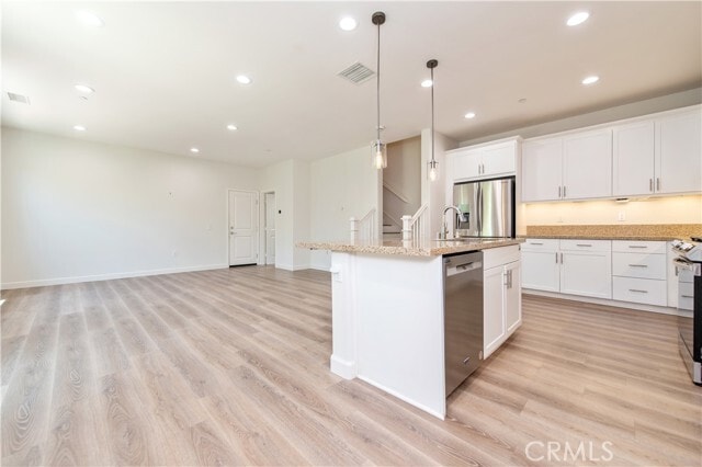 Building Photo - 906 El Paseo