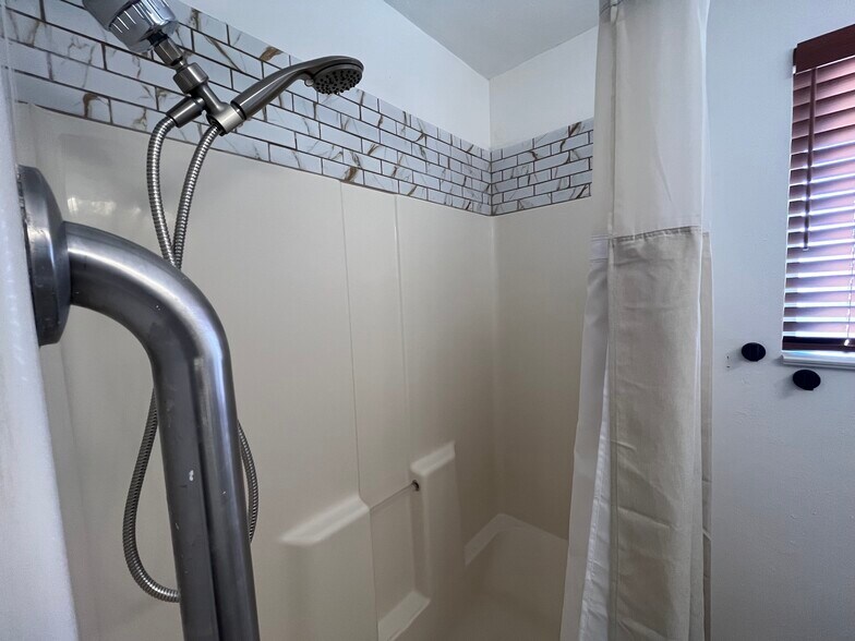 Building Photo - 505 A St