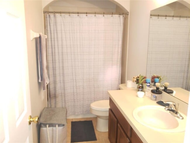 Building Photo - 16530 Cedar Crest Dr