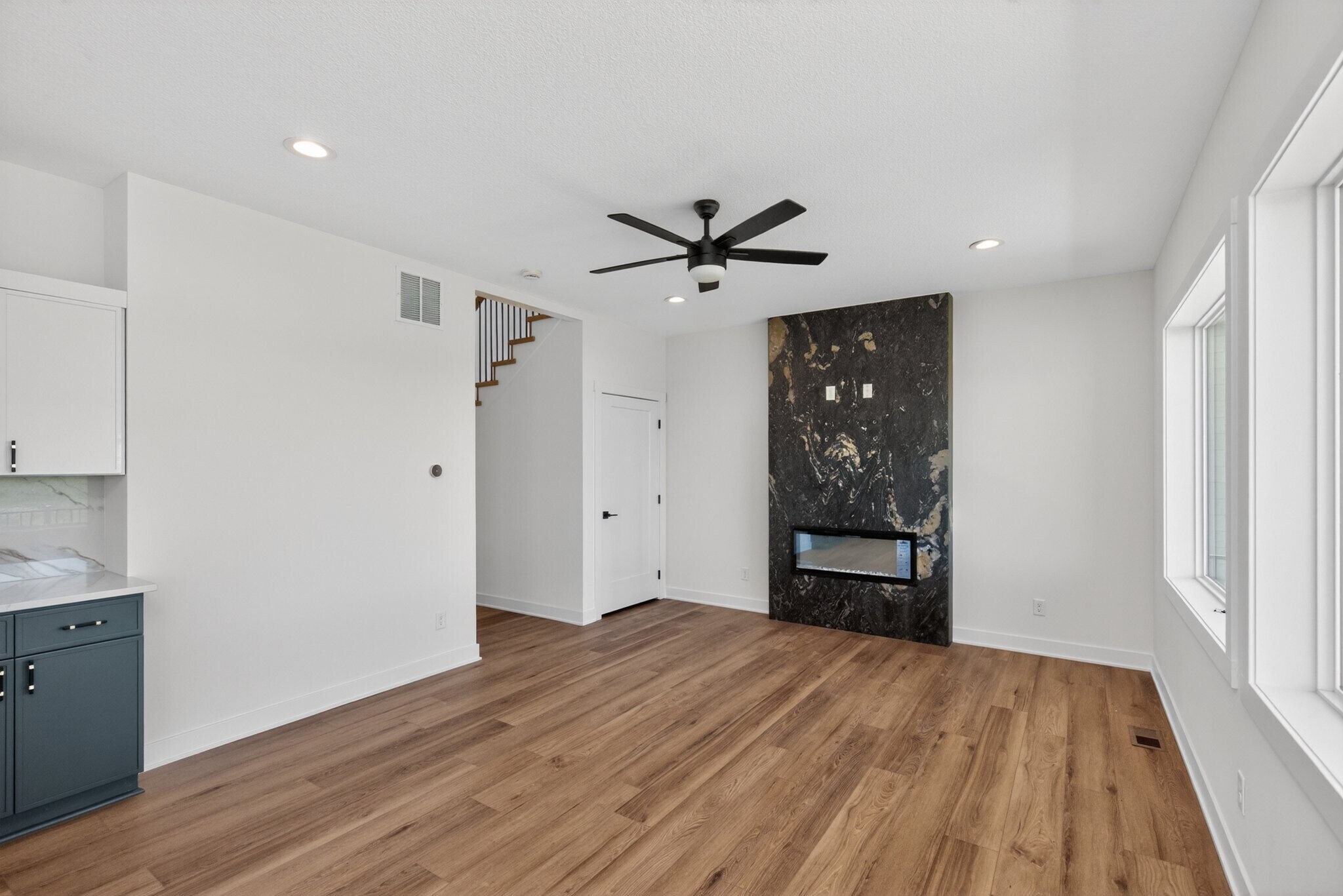 Building Photo - 1114 NW Sproul Dr
