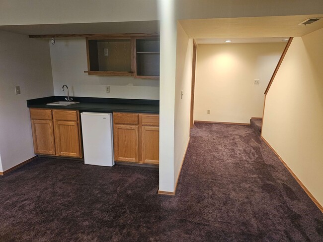 Building Photo - 7305 W Valley Ridge Dr