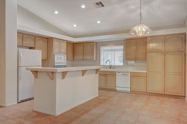 Building Photo - Great Calico Ridge Home