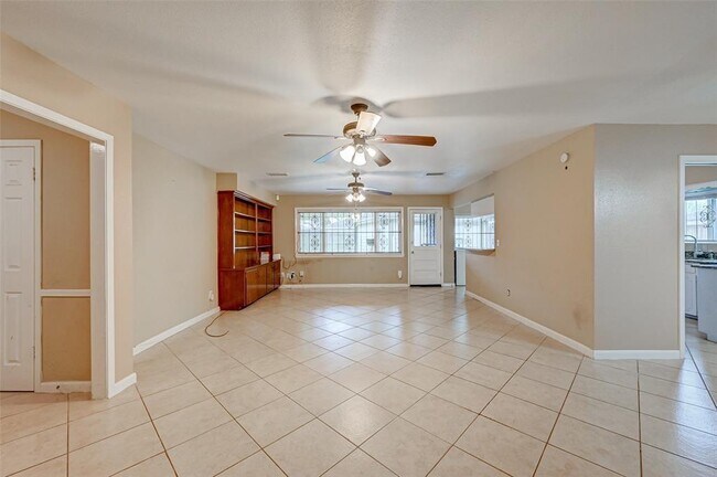 Building Photo - 5107 Trail Lake Dr