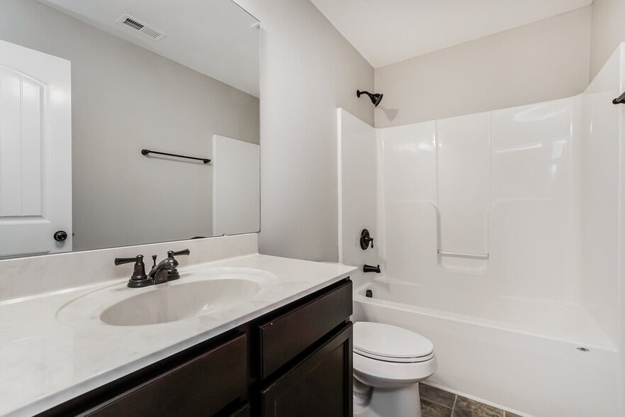 Building Photo - 29 Verrazano Pl