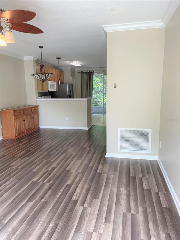 Building Photo - 894 Vineland Pl