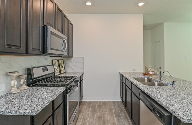 Building Photo - 27638 Mesabe Dr