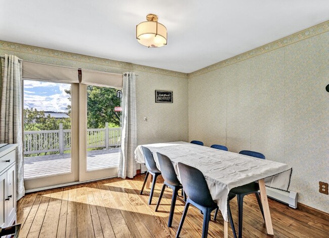 Dining room - 252 Ridge Rd