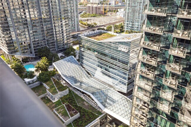 Building Photo - 801 S Miami Ave