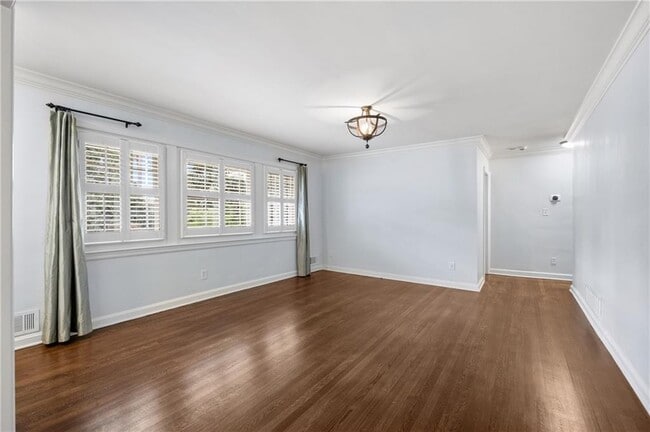 Building Photo - 128 Osner Dr NE