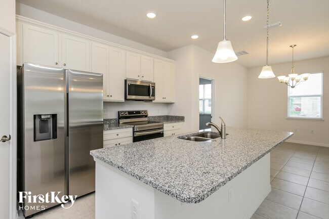 Building Photo - 1585 Isleta Lp