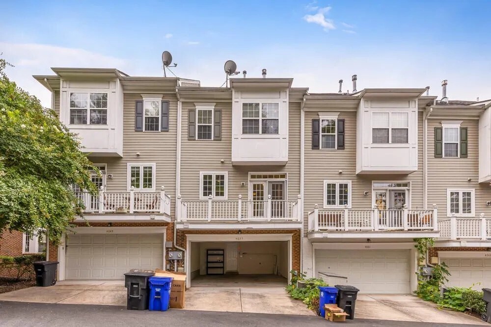 Building Photo - 4055 Columbia Pike