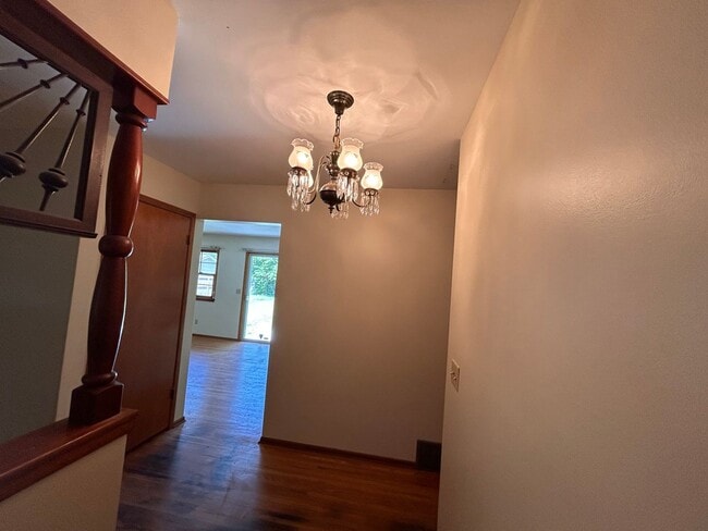 Building Photo - Cute 3 bed 1 bath