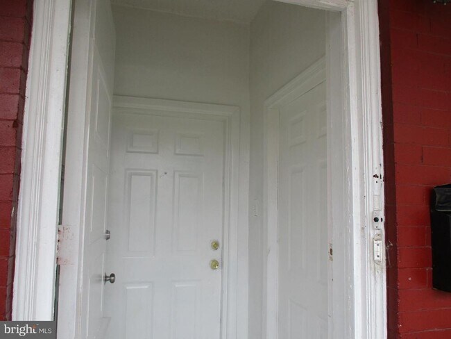 Building Photo - 251 S 51st St