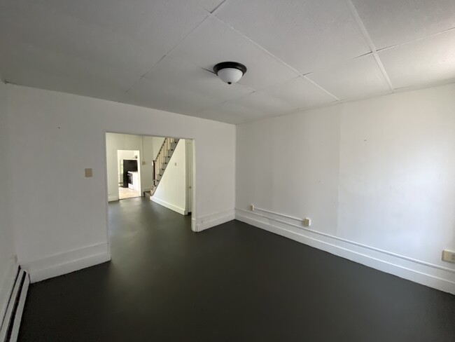 Building Photo - 222 N Pine St