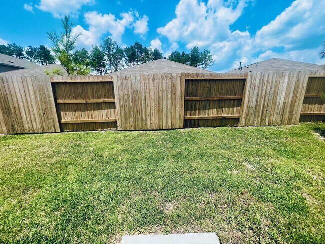 Building Photo - 3047 Mallorca Dr