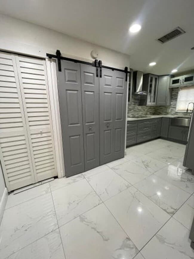 Building Photo - 3011 NW 48th Ave