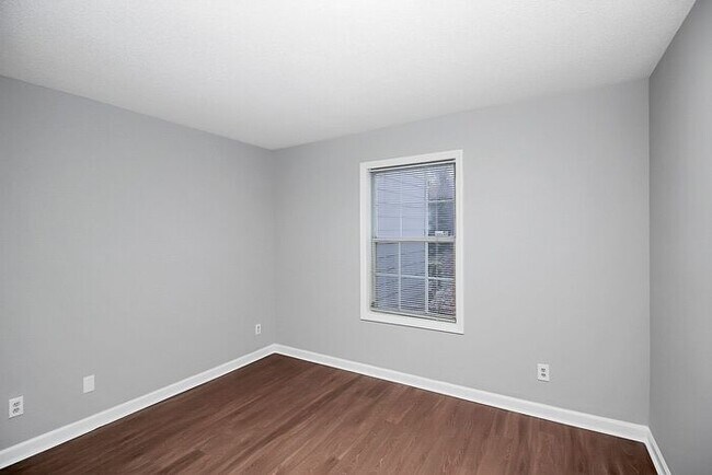 Building Photo - Updated First Floor 2BD/2BA Condo in Forest Ridge!
