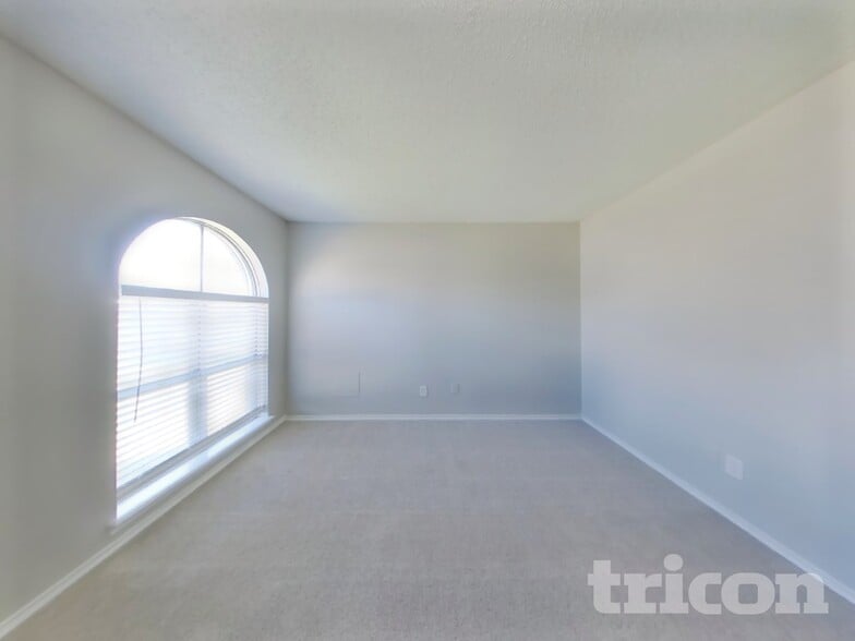 Building Photo - 902 La Nell Drive Deer Park TX