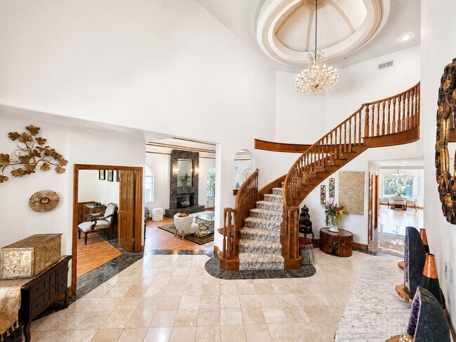 Building Photo - Executive Furnished Estate Home in Prestigious West Arcadia