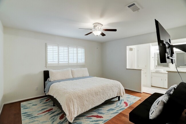 Building Photo - 12523 Briar Forest Dr