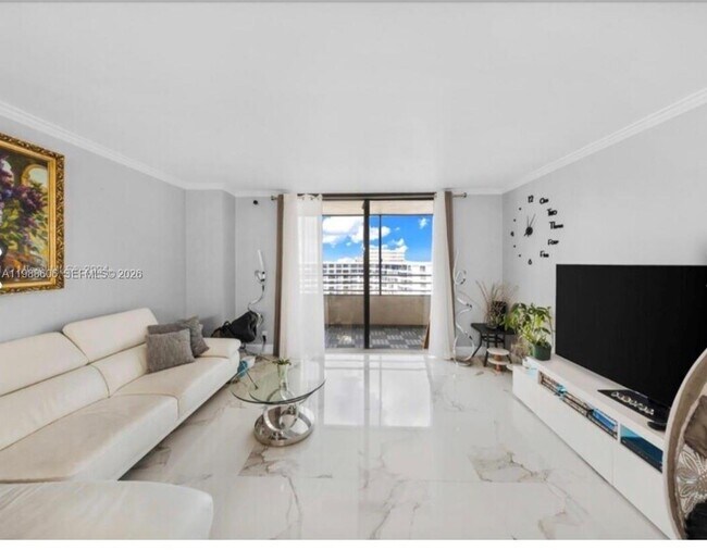 Building Photo - 2500 Parkview Dr