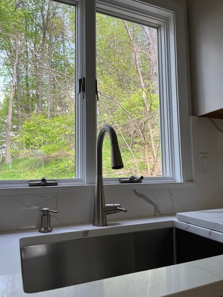 Building Photo - 105 West St