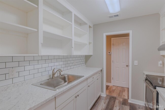 Building Photo - 1223 Wisteria Ave