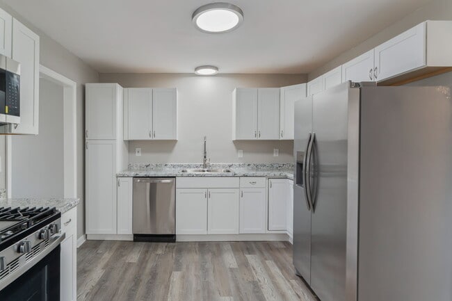 Building Photo - 2407 Webster Ct