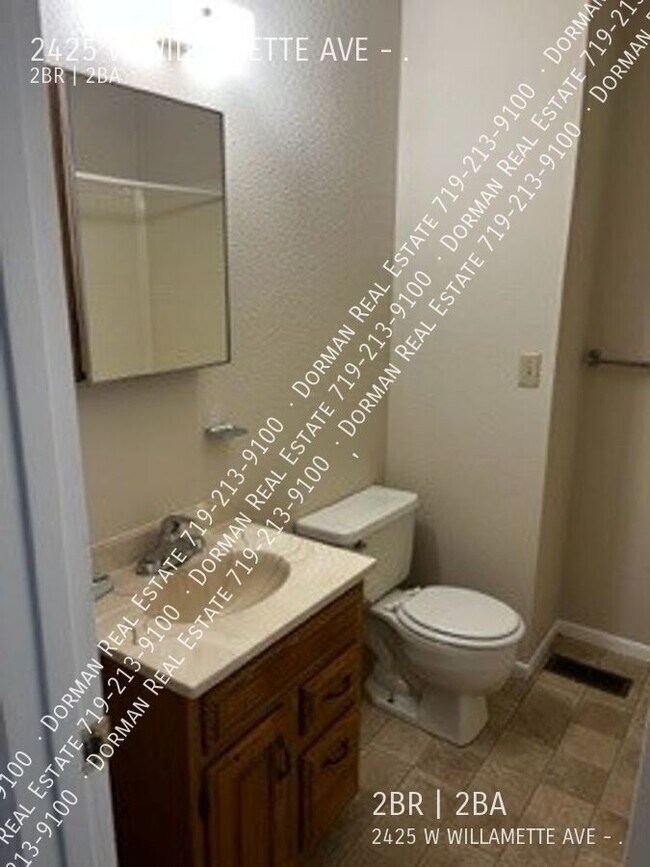 Building Photo - 2425 W Willamette Ave