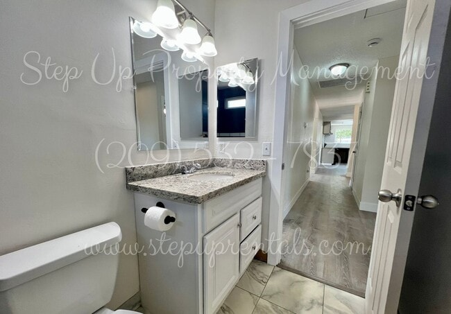 Building Photo - Beautifully Updated 4-Bedroom Home on Half...