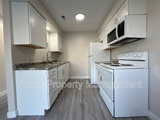 Building Photo - 1302 S Jackson St