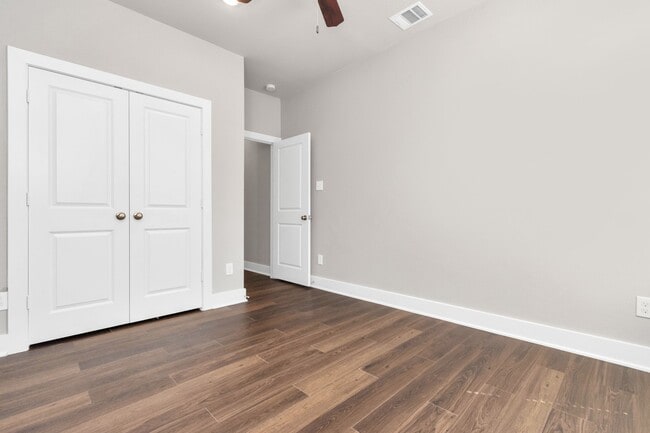 Building Photo - 10526 Moon Vly Ln