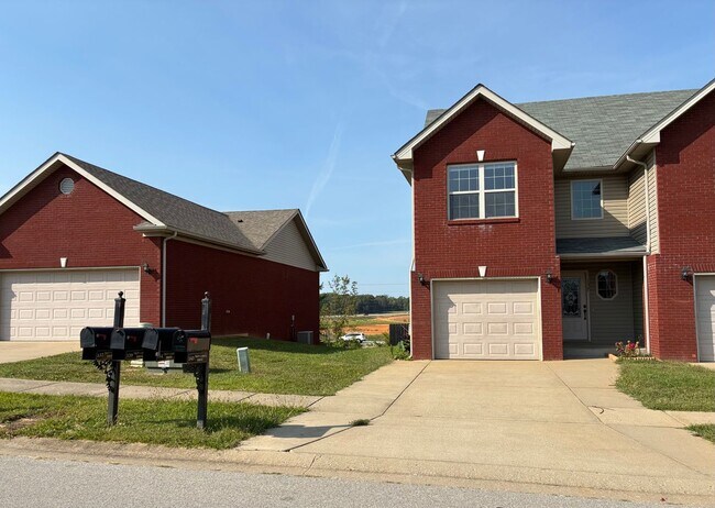 Building Photo - 137 Twin Lakes Dr