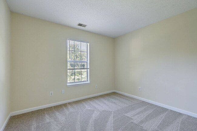 Building Photo - Gorgeous 2 Story Home In Belle Hall!