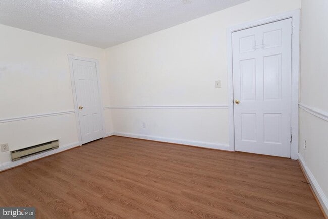 Building Photo - 1612 W Abingdon Dr