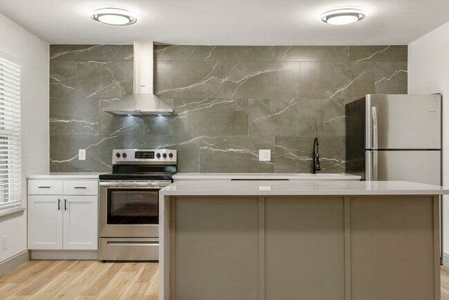 Building Photo - ONYX at 37th